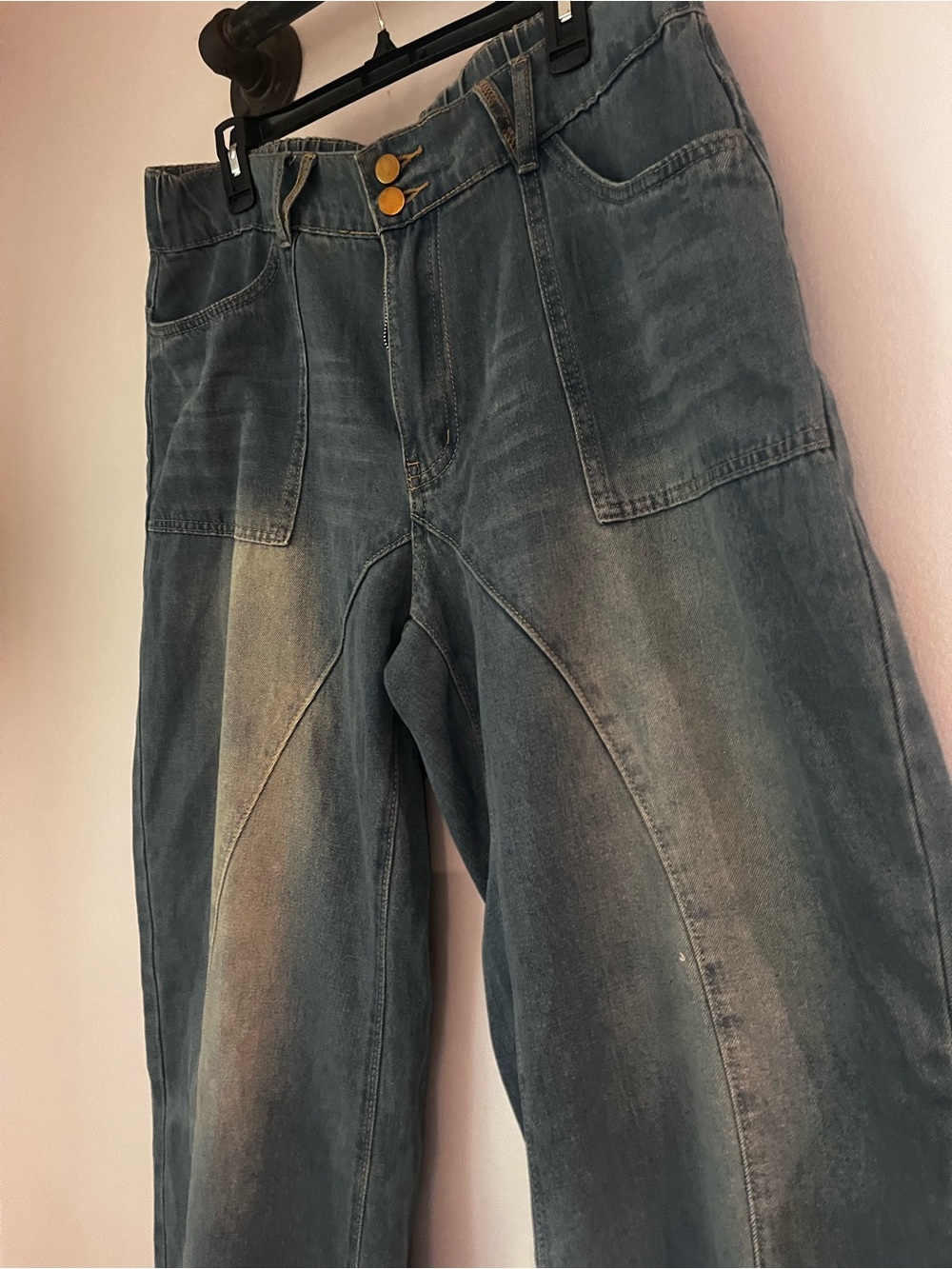 Women’s Barrel Washed Indigo Jeans with Front Pockets